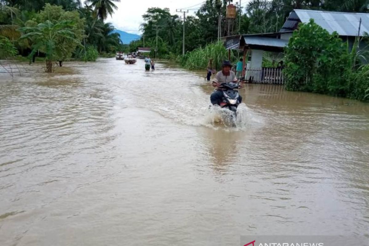 Hujan lebat sebabkan banjir dan longsor di Nagan Raya