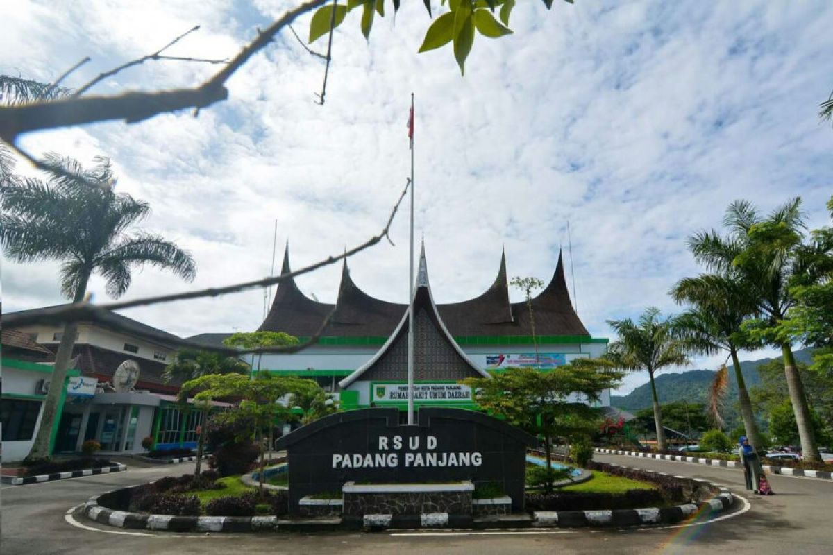 13 tenaga kesehatan RSUD Padang Panjang positif corona