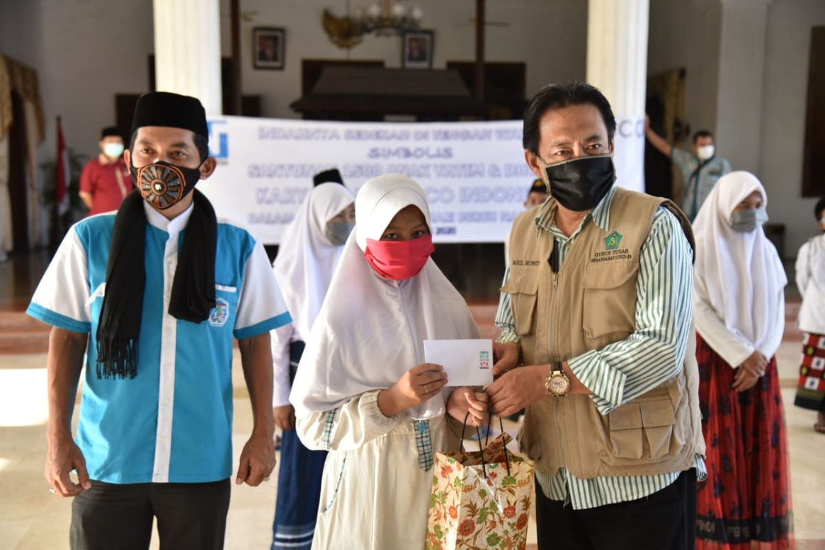 Serikat pekerja di Sidoarjo peringati Hari Buruh dengan bakti sosial