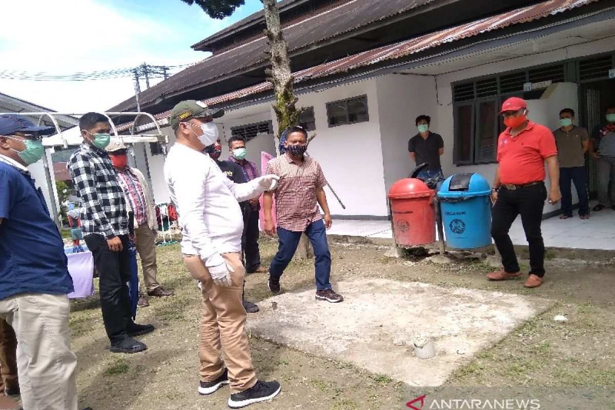 Kondisi kesehatan 48 petugas medis yang reaktif tes cepat COVID-19 stabil