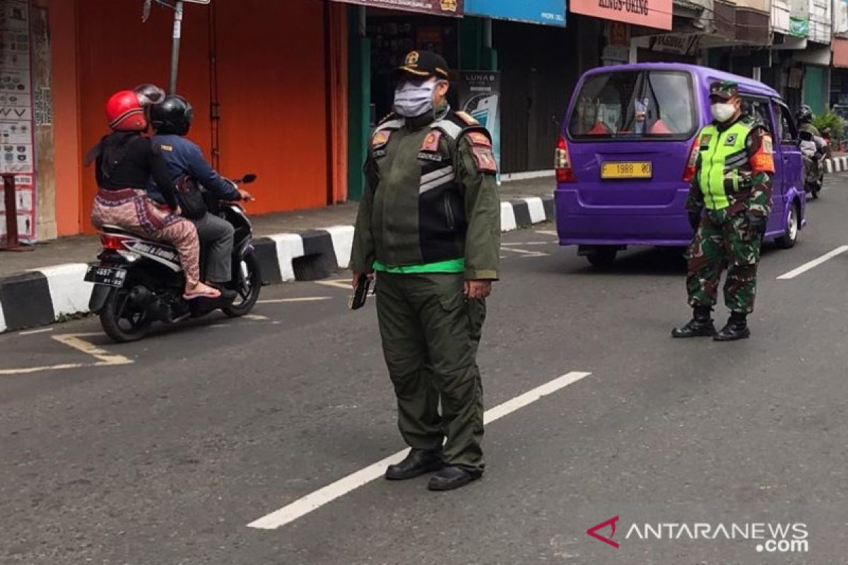 Sukabumi berlakukan wajib masker