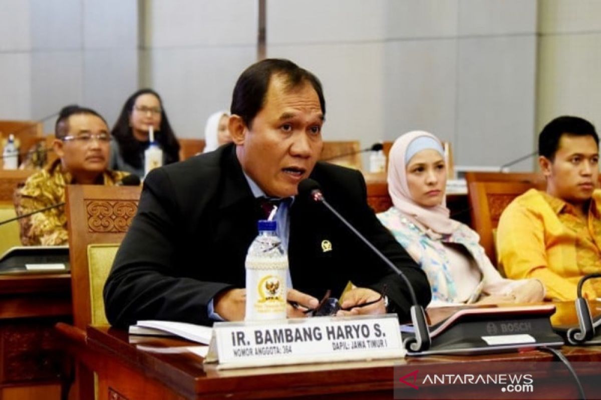 MTI: Harga minyak anjlok hendaknya diikuti penurunan harga BBM