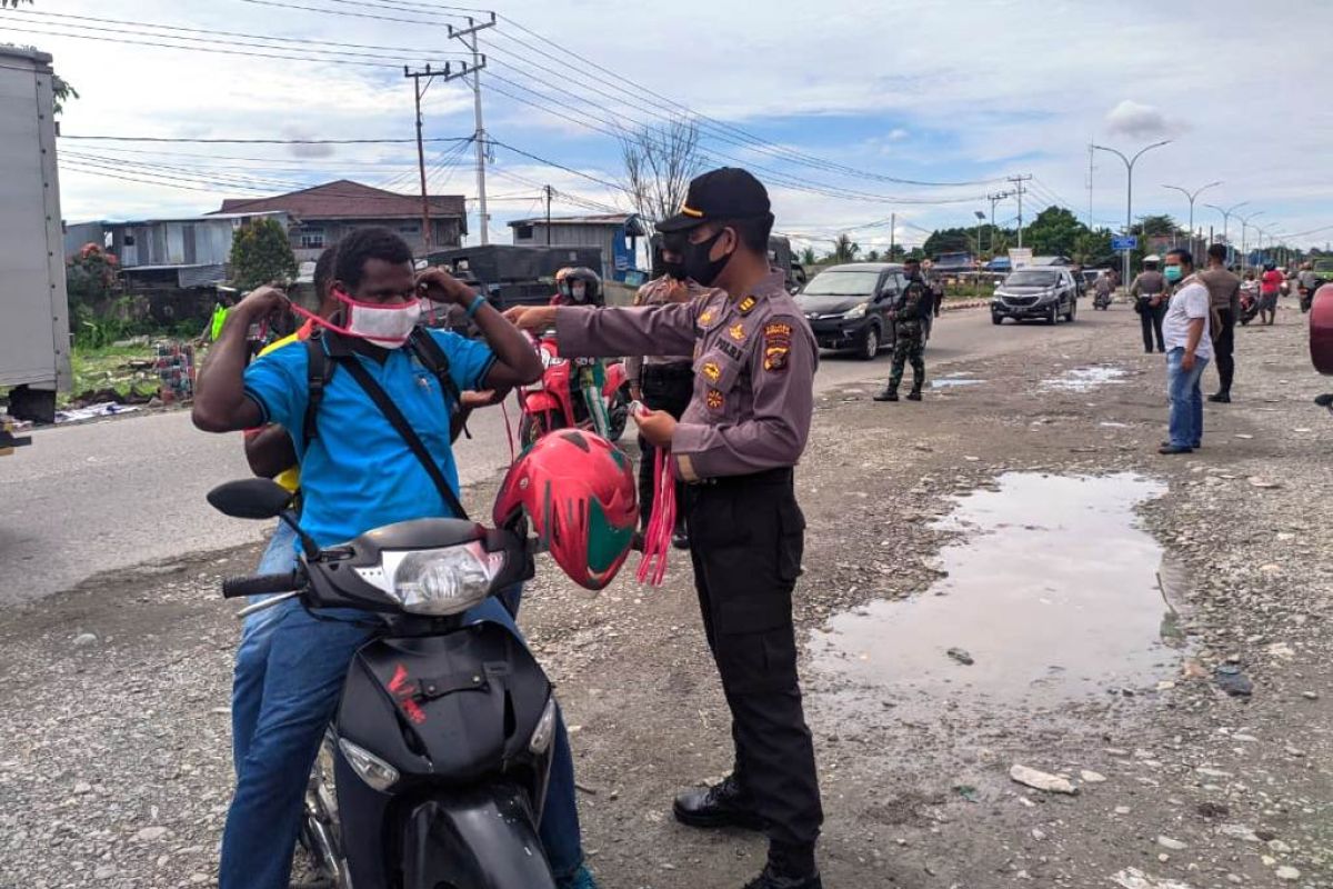 Cek fakta: Pengendara kendaraan bermotor didenda Rp5 juta jika tidak pakai masker?