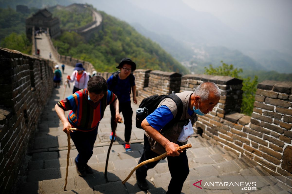 Menhan Inggris minta China terbuka soal COVID-19