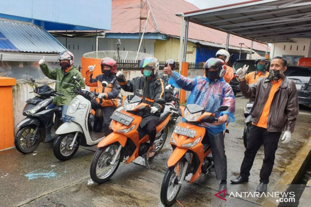 Gubernur: Bantuan COVID-19 Sumbar sudah diantar ke rumah warga