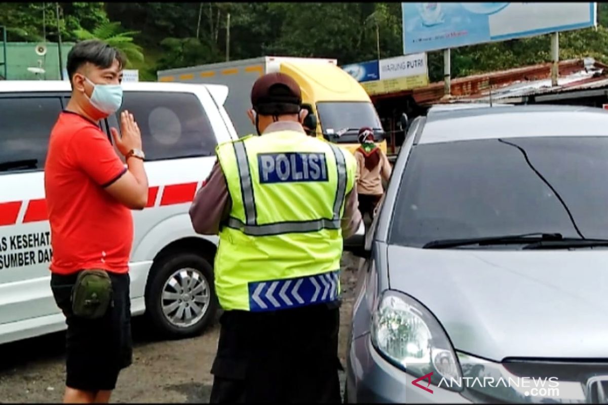 Satgas pulangkan puluhan kendaraan pribadi dari Jakarta-Bogor