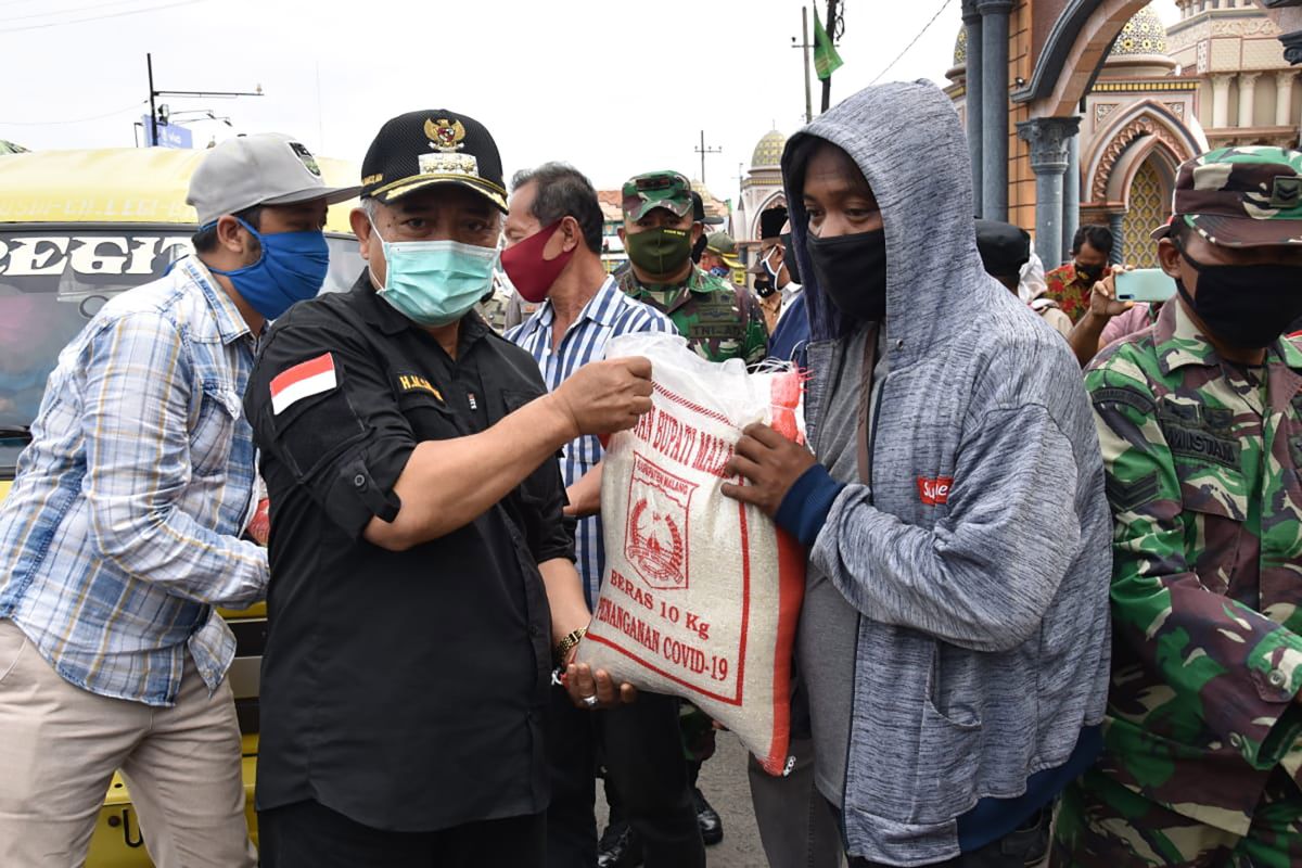 Pemkab Malang salurkan 1,5 ton beras untuk pekerja informal