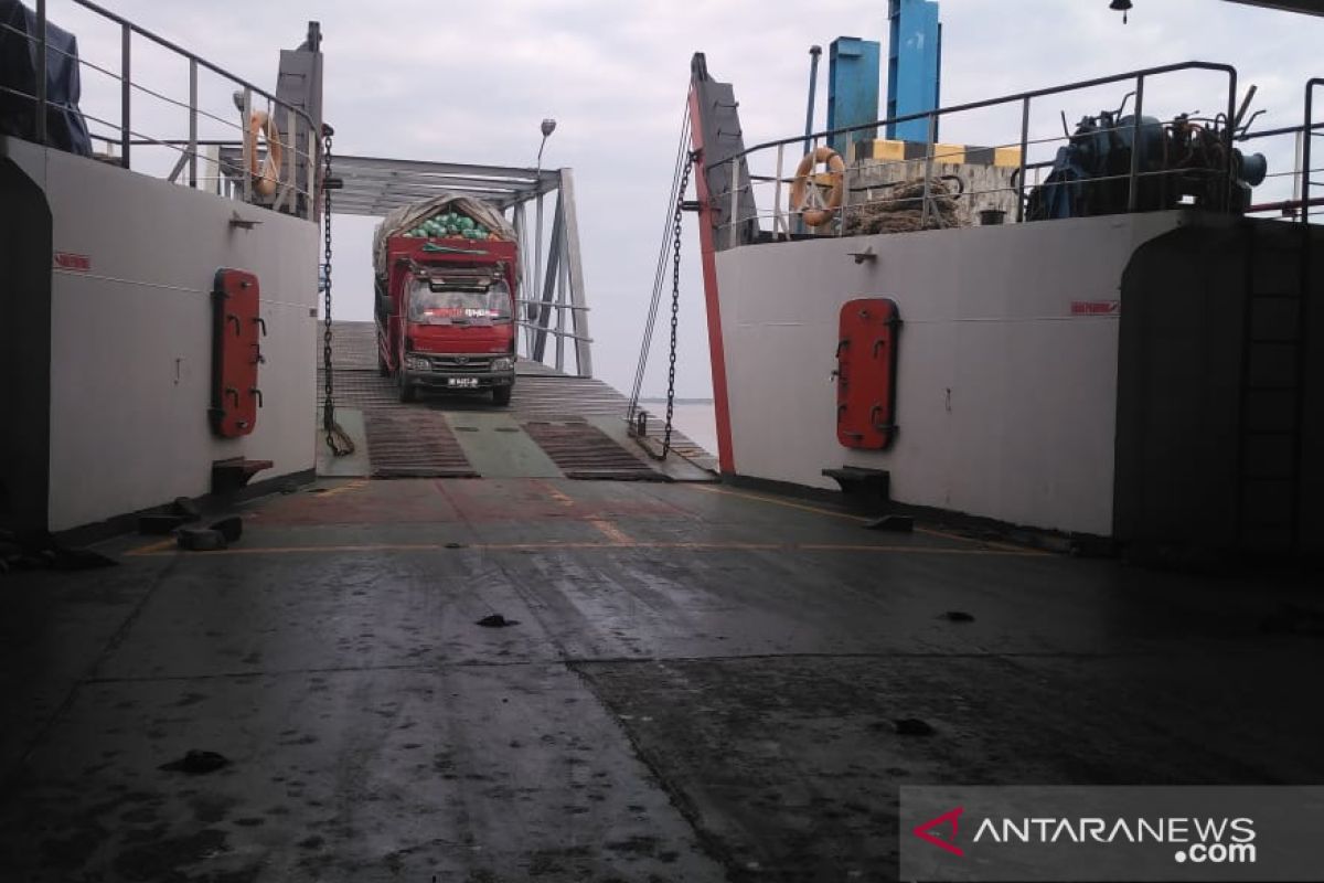 Tanpa pelayanan penumpang , Pelabuhan RORO Tanjung Jabung Barat prioritaskan angkutan pangan