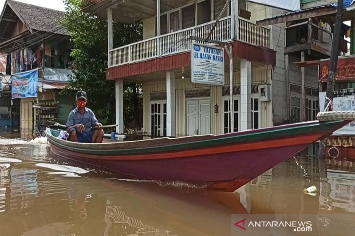 Floods inundate eight sub-districts in North Barito, C Kalimantan