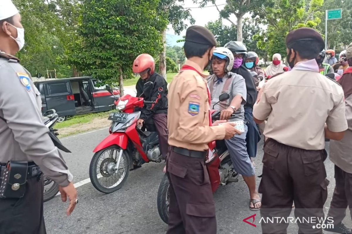 Pramuka Bangka Barat dirikan dapur umum bantu warga kurang mampu di Mentok