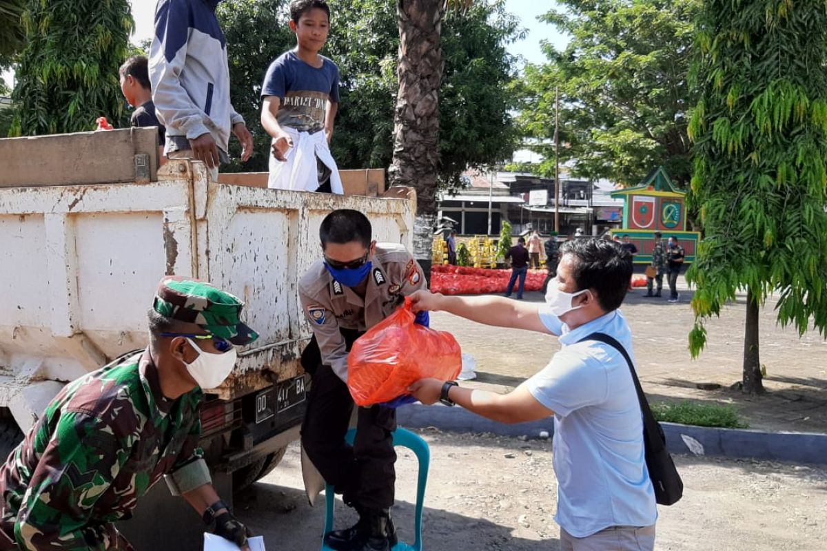 Pemkab Gowa distribusikan 50 ribu paket sembako kepada warga miskin