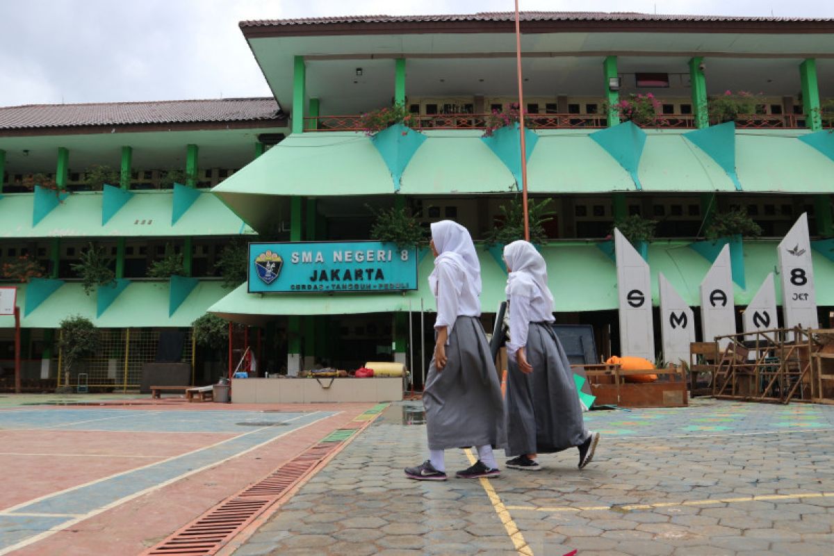 SMAN 8 Jakarta umumkan kelulusan 321 siswa secara daring