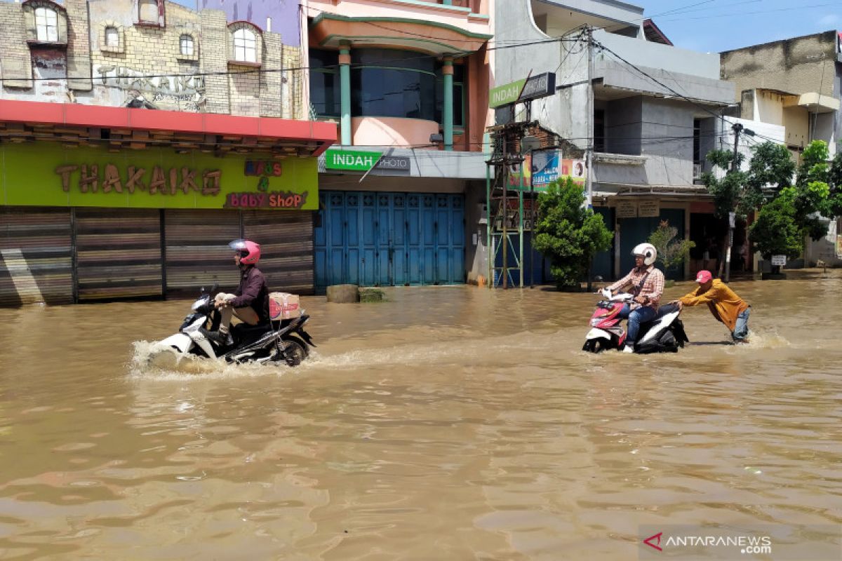 21.000 lebih rumah warga tergenang akibat banjir di Kabupaten Bandung