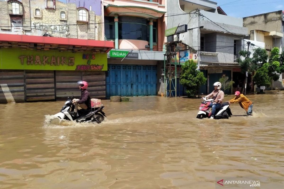Sebanyak 21.000 lebih rumah warga tergenang akibat banjir di Kabupaten Bandung