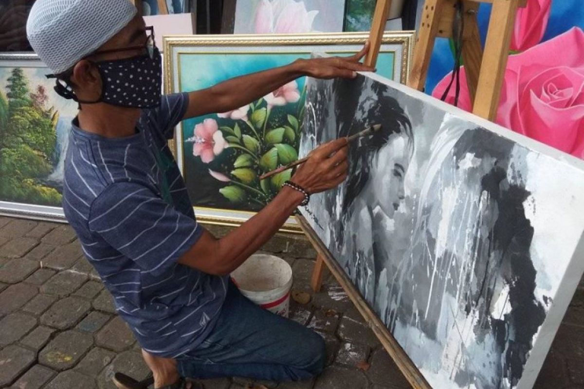 Pelukis berharap bantuan pemerintah, lukisan tak laku akibat Corona
