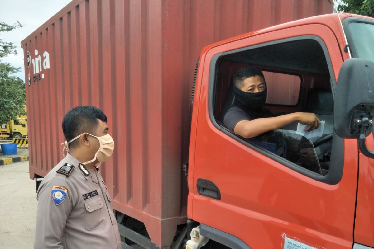 Polres Bangka Barat wajibkan penggunaan masker di kawasan pelabuhan