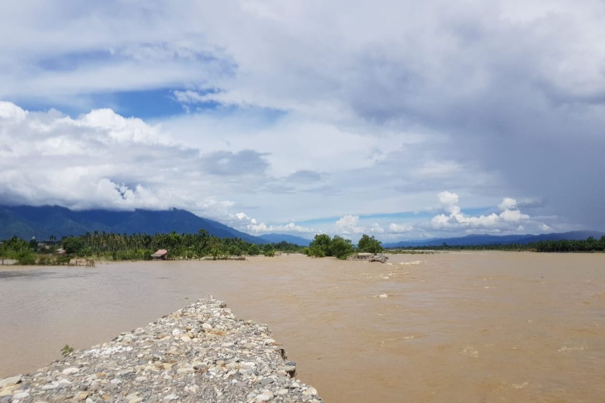 Tanggul sungai 250 meter jebol, sawah warga di Aceh Tenggara terendam