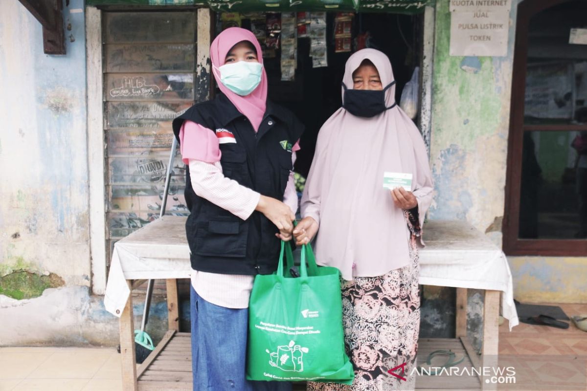 LKC Dompet Dhuafa berdayakan warung kelontong distribusikan sembako