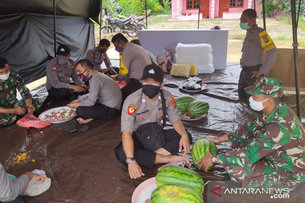 TNI-Polri Bangka Barat dirikan dapur umum di Tempilang