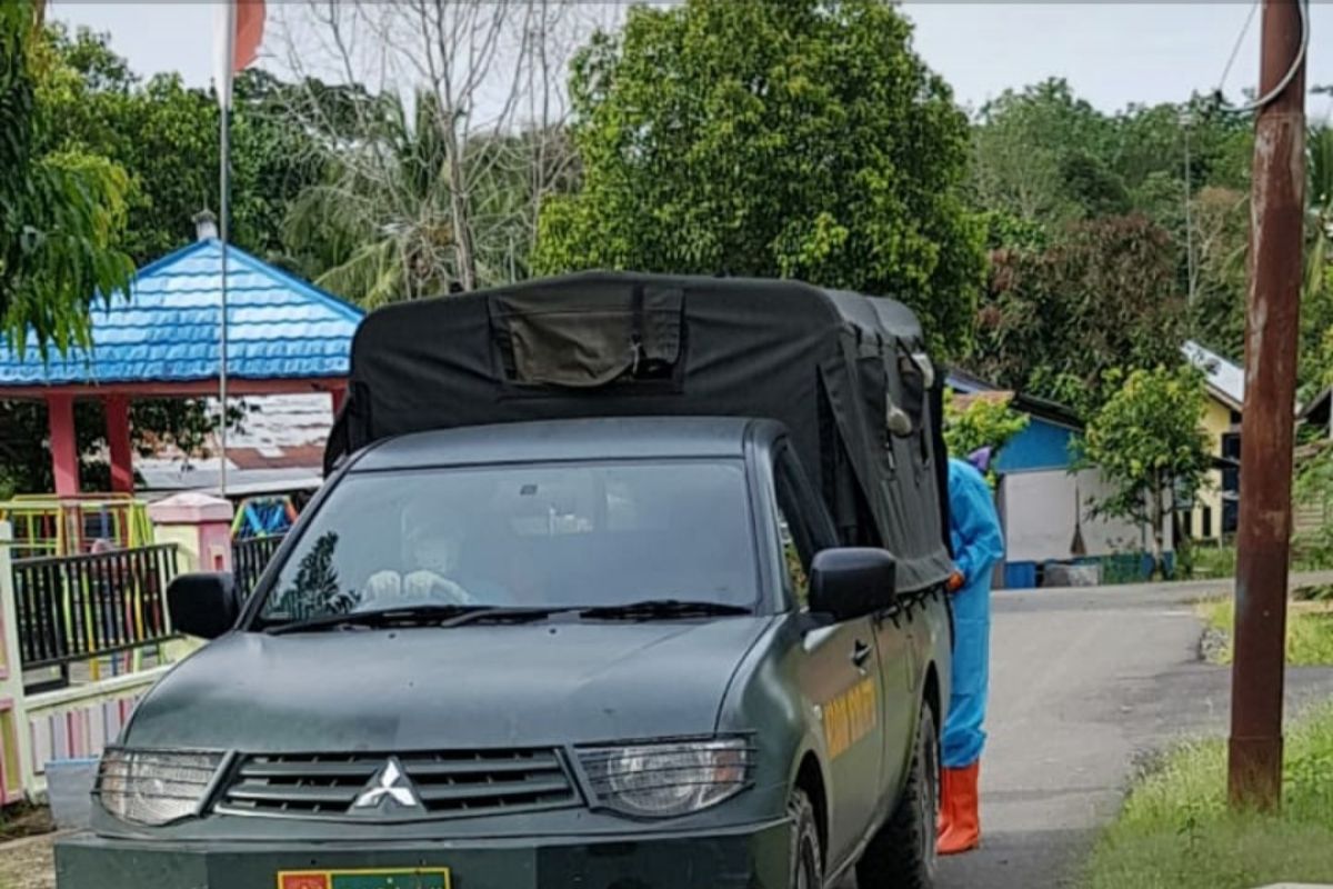 Ambulan rusak, pasien positif COVID-19 di antar gunakan mobil dinas Koramil