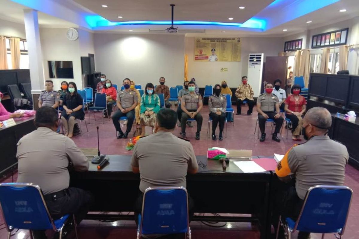 Delapan anggota Polresta Jayapura Kota ikuti sidang BP4R