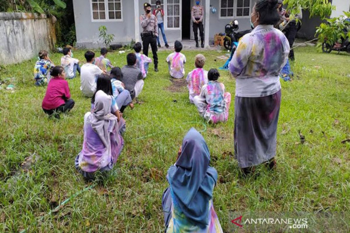 Polisi Palangka Raya bubarkan siswa corat-coret seragam sekolah