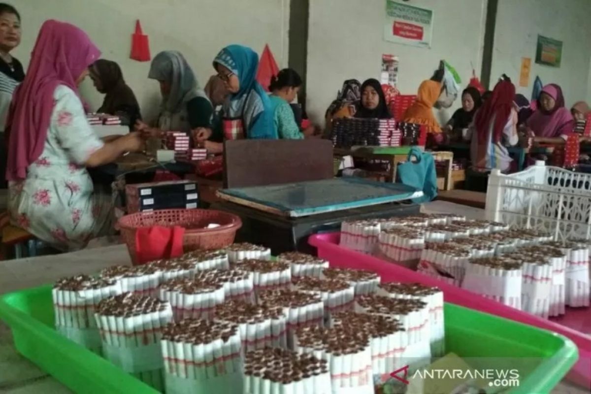 Cek fakta: rokok HM Sampoerna akan dimusnahkan karena terpapar corona?