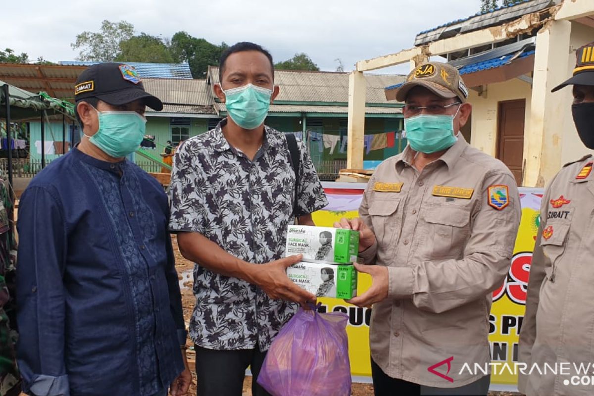 Cegah COVID-19, Bupati gencar sosialisasi dan bagikan masker