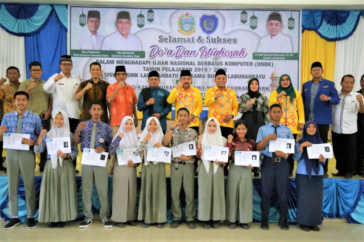 Bupati Labuhanbatu do'akan pelajar smk sukses mengikuti UNBK