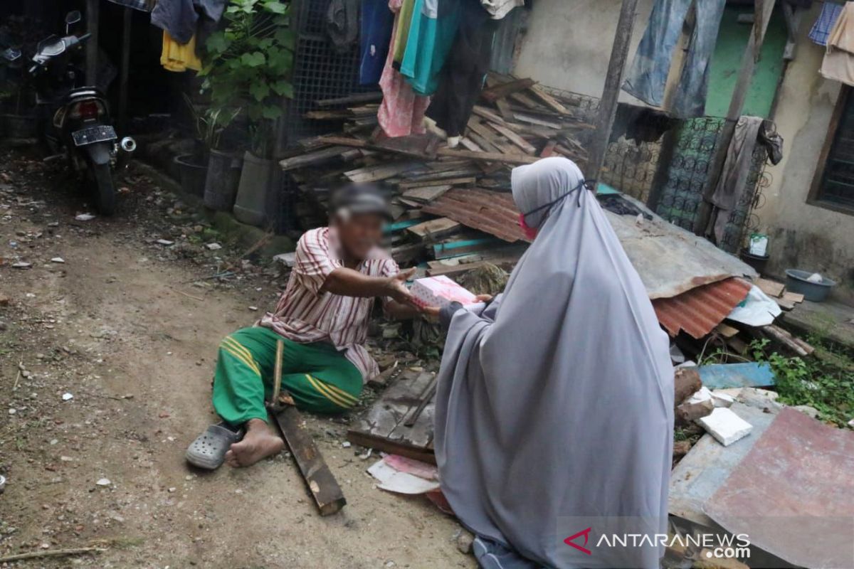 IDI-ACT Riau berbagi sajian buka puasa untuk pekerja informal