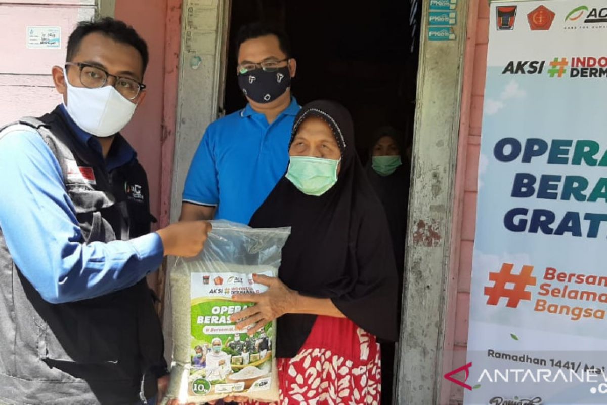 ACT Padang berikan bantuan 10 ton beras untuk warga Kota