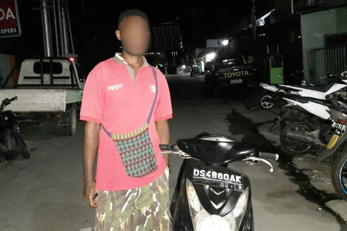 Polresta Jayapura tangkap pembeli motor curian lewat media sosial