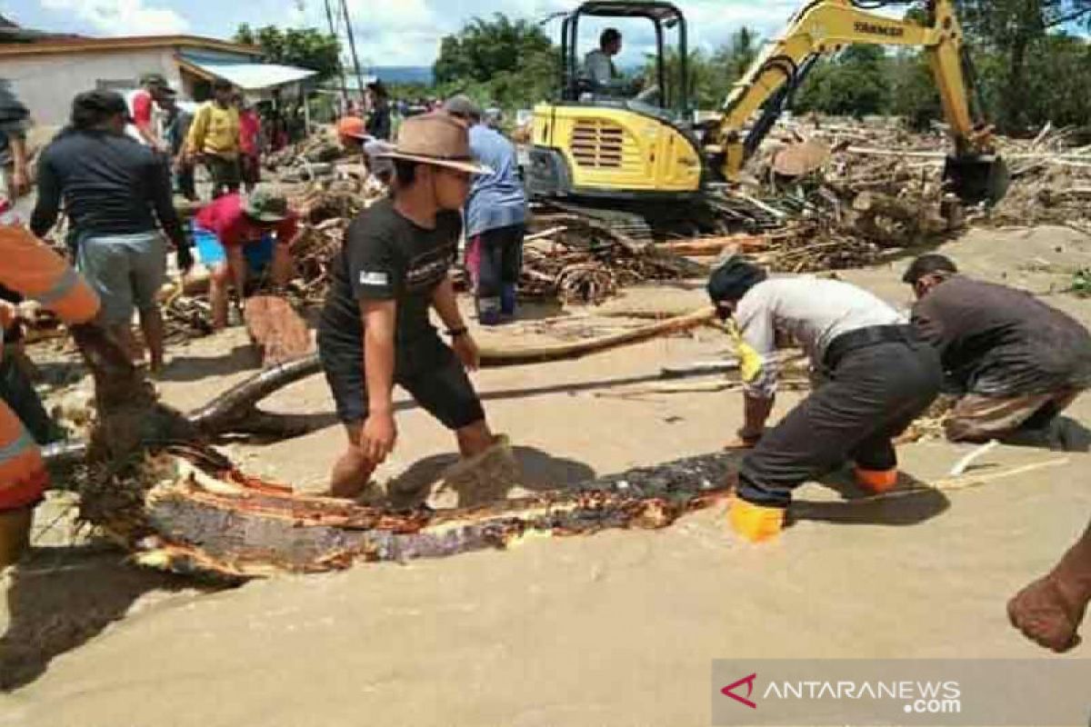 Empat kecamatan di Dataran Napu  terisolir akibat banjir