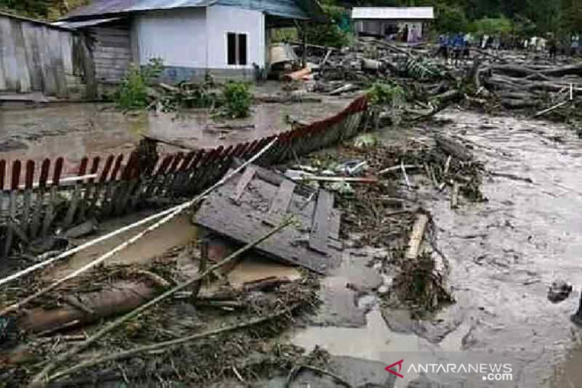 BPBD Sulteng  kirimkan bantuan untuk korban banjir di Kabupaten Poso