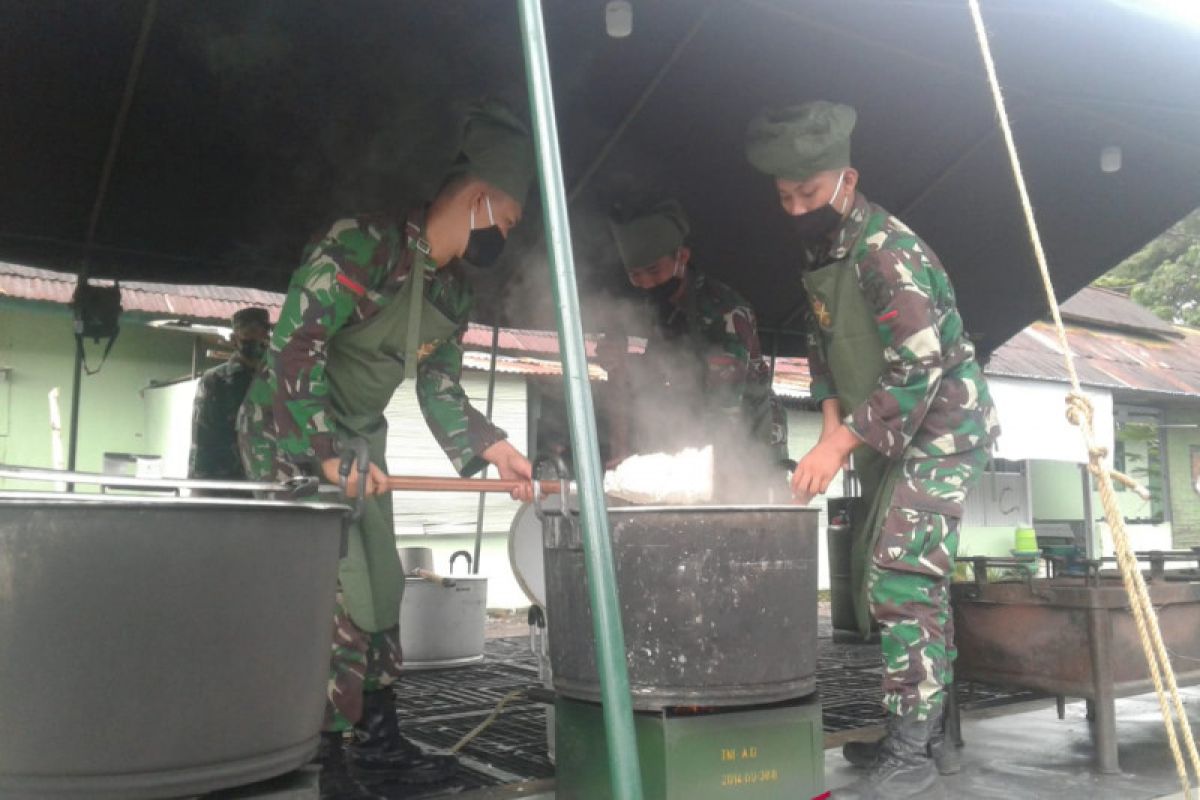 TNI-Polri dan Pemprov Sulut dirikan dapur lapangan bantu warga