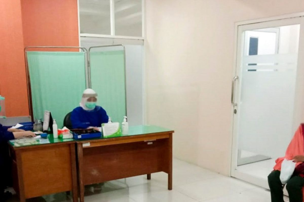 Dinkes Surabaya tangani warga diduga terkena cairan disinfektan