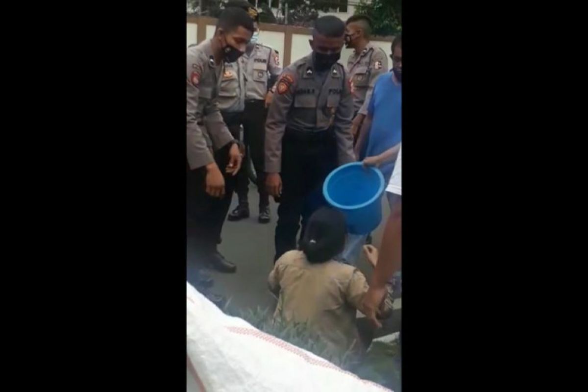 Polisi kerahkan tim IT melacak pelaku penyiraman air keras di Pancoran