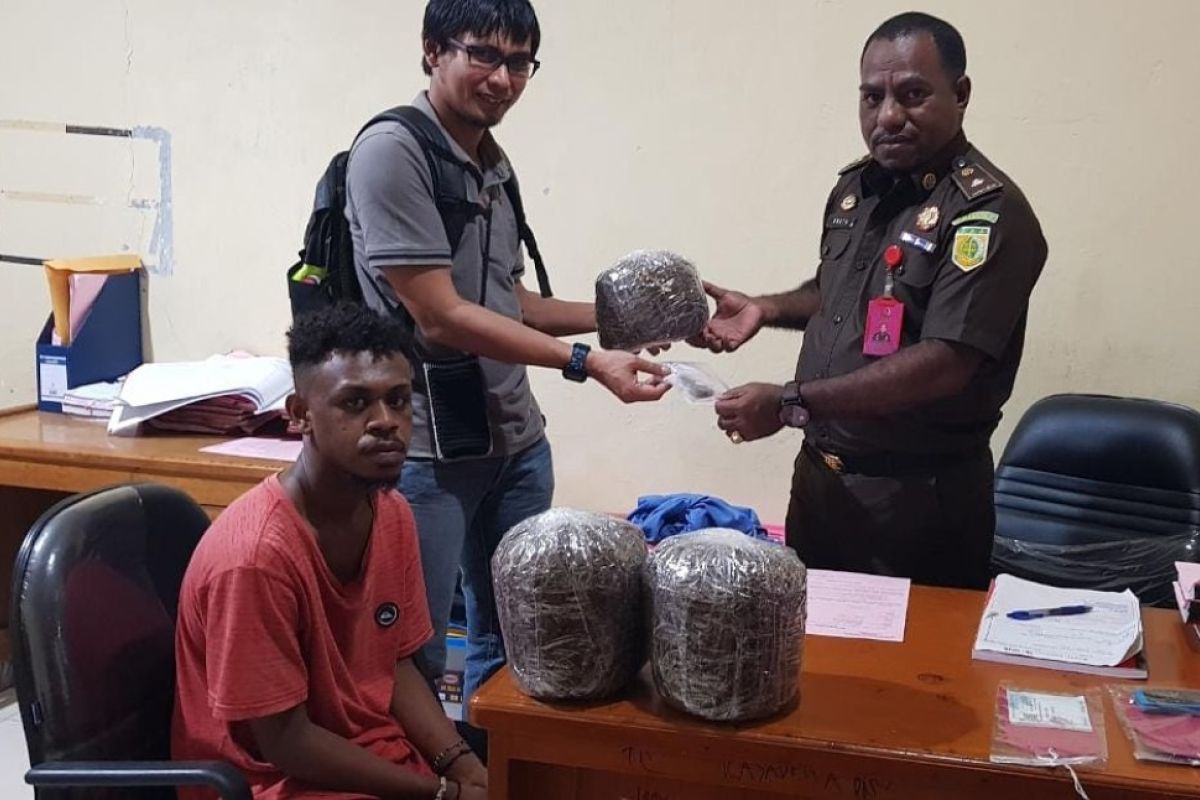 Polisi serahkan kasus narkoba ganja 3 Kg ke Kejaksaan Negeri Jayapura