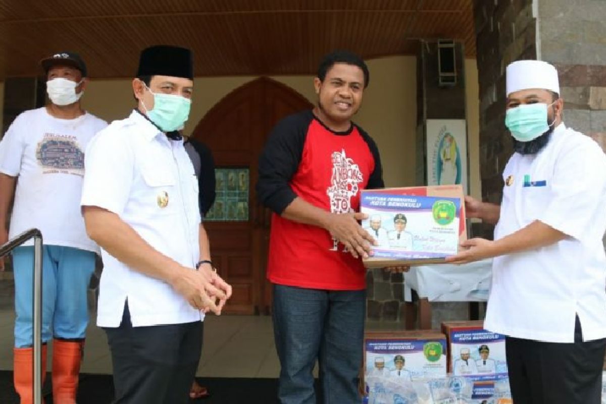 Pemuka agama terdampak COVID-19 di Kota Bengkulu dapat bantuan sembako