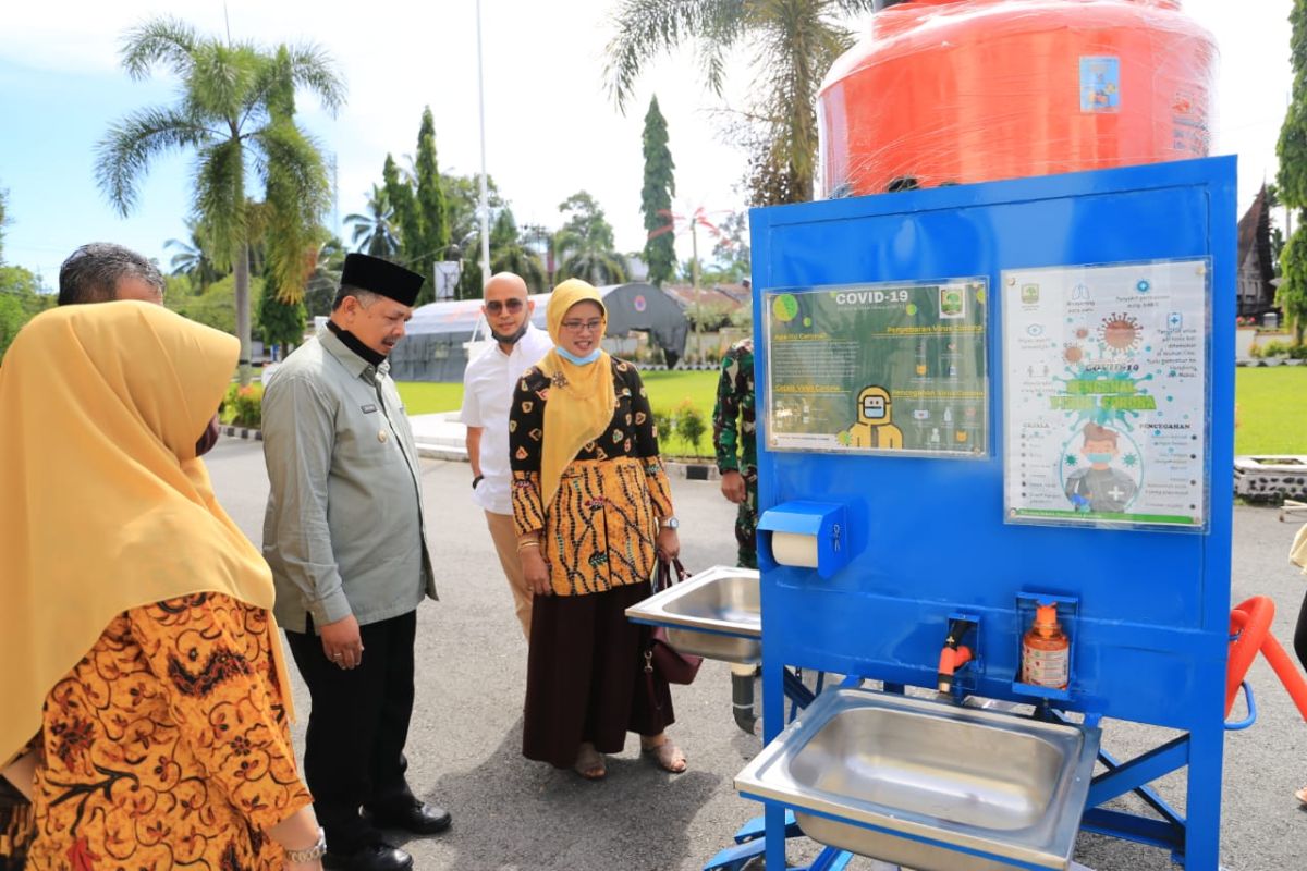 Solok terima bantuan wastafel dari Fakultas Teknik Unand, Wako: Akan diletakkan di Pasar Raya