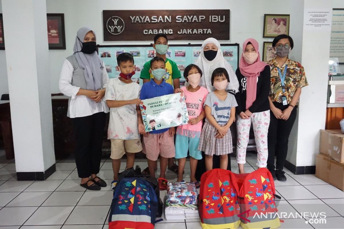 YIIM bantu guru dan murid di Jakarta Selatan