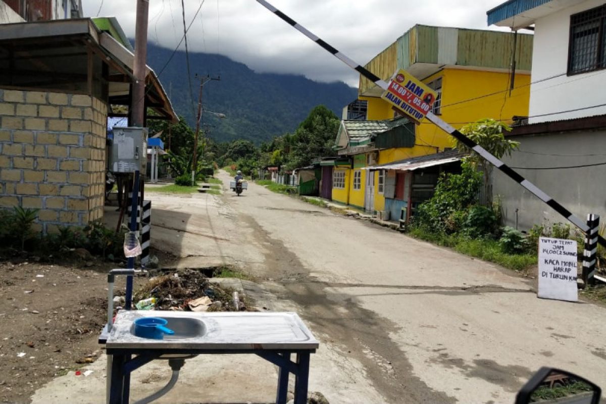 Bupati Jayapura Mathius Awoitauw keluarkan edaran tentang penertiban portal jalan