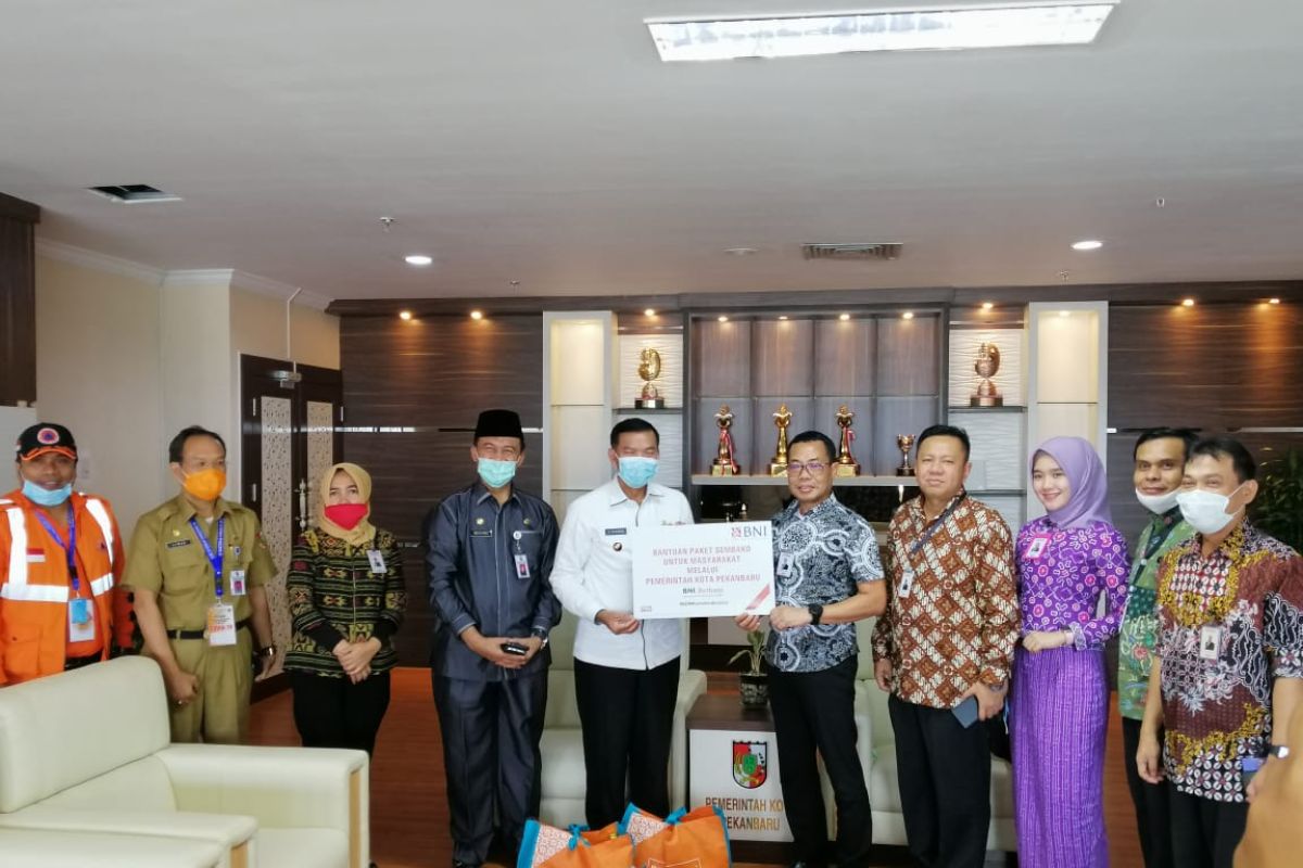 Momentum ramadhan, BNI wilayah Sumbar, Riau dan Kepri bagikan paket sembako ke masyarakat