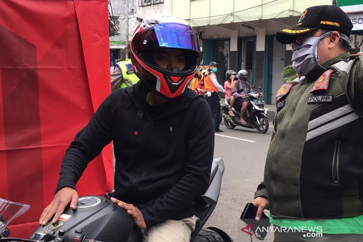 Tidak gunakan masker, warga Kota Sukabumi diminta baca doa dan push up