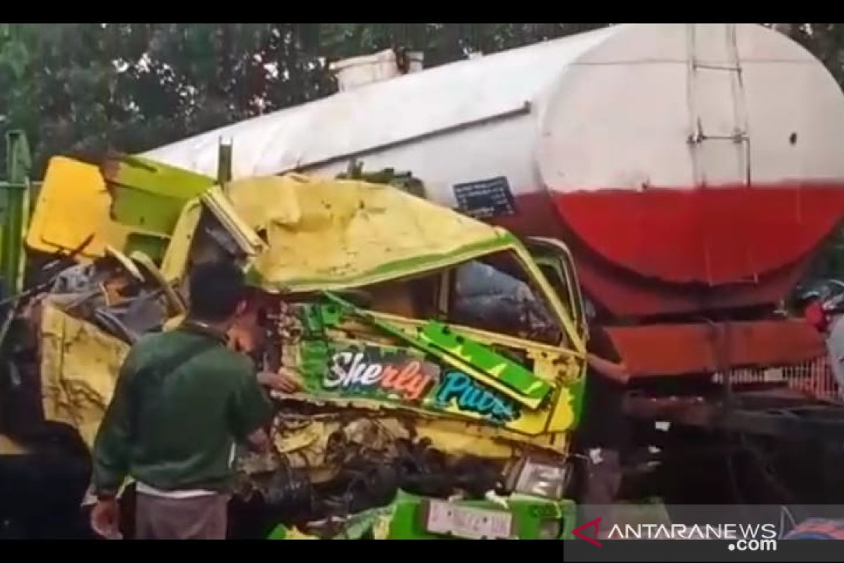 Dua tewas dan sembilan luka, tabrakan beruntun di Pantura Probolinggo