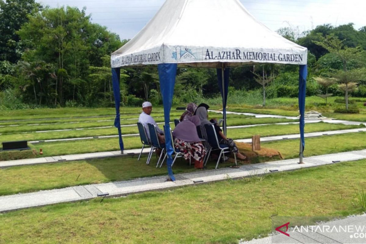 Pemakaman Muslim Al Azhar tiadakan ziarah kubur jelang Idul Fitri