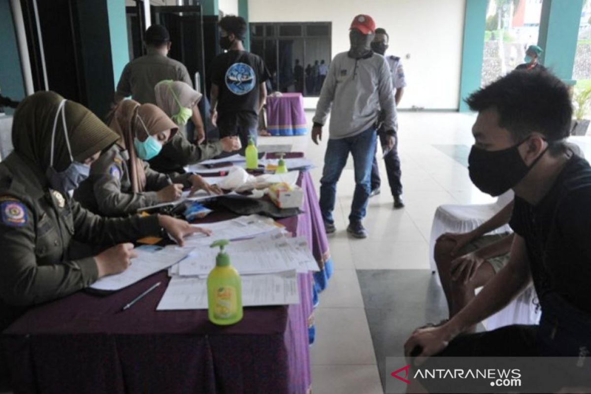 Satpol PP Palembang karantina 180 pelanggar masker