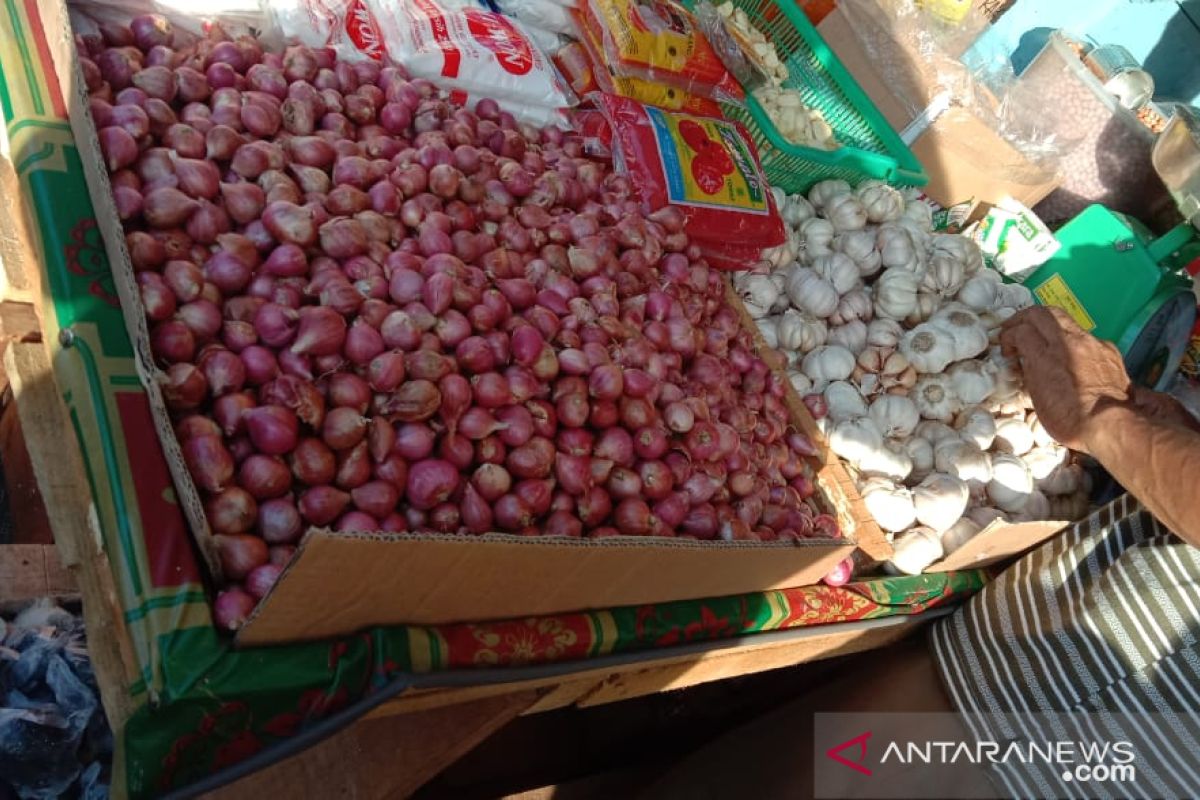 Harga bawang merah di pasar tradisional Kota Ambon naik