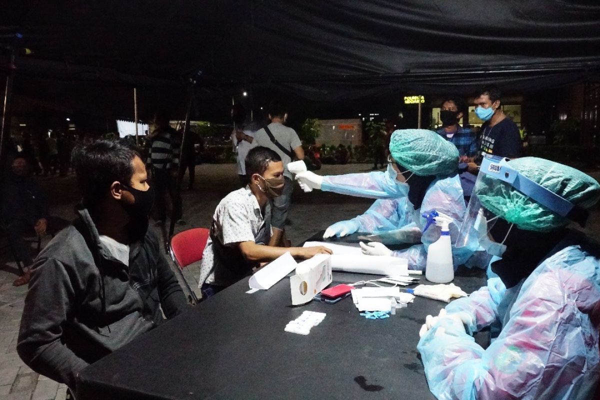 301 orang terjaring razia jam malam PSBB Sidoarjo