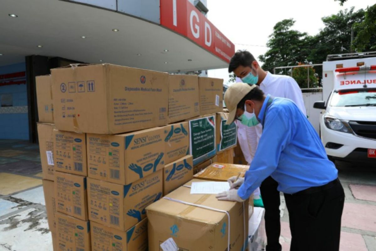 Lindungi paramedis, Asian Agri lanjutkan penyerahan bantuan APD ke RS Rujukan COVID-19